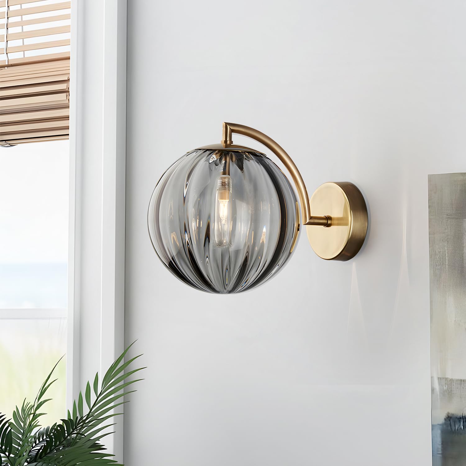 Vintage Glass Wall Sconce Brushed Gold Wall Sconces Mid Century Modern Globe Vanity Light Round Wall Mounted Light Fixture for Bedroom Bathroom Hallway 