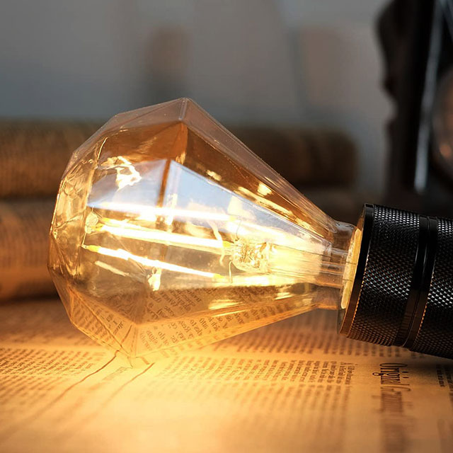 LED Vintage Diamond Shaped Light Bulb, Glass Nostalgic Amber Glow, 4W Tungsten Lamp, Warm Light 2200K LED Edison Light Bulbs for Living Room,Bedroom,Lamps,Night Light