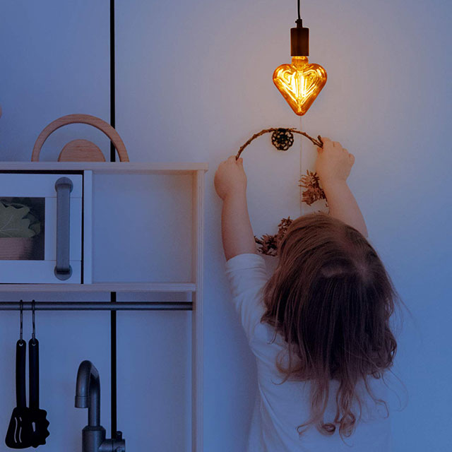 LED Bulb E27 4W Heart Shaped Non-Dimmable LED COB Filament Bulb Edison Lamp Indoor Home Decoration Tungsten Lamp Vintage Bulbs 125*166mm 